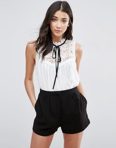 Топ без рукавов с кружевной вставкой The English Factory - Белый