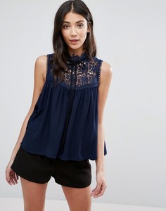 Топ без рукавов с кружевной вставкой The English Factory - Темно-синий