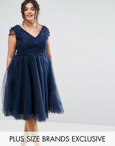 Платье с цветочной аппликацией и юбкой из тюля Chi Chi London Plus - Темно-синий