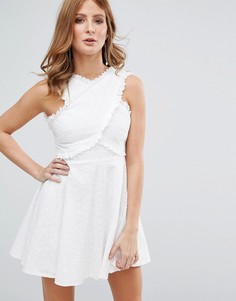 Белое платье с вышивкой ришелье Millie Mackintosh - Белый
