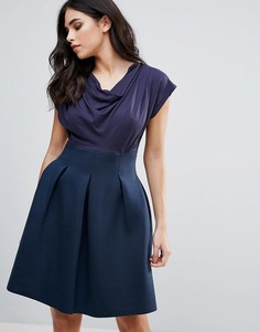 Короткое приталенное платье с драпированным топом Closet London - Темно-синий