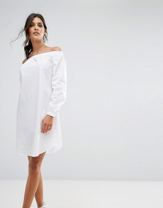 Цельнокройное платье с открытыми плечами Closet London - Белый