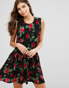 Короткое приталенное платье с цветочным принтом Ax Paris - Черный