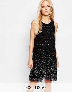 Цельнокройное платье с принтом в виде листиков Y.A.S - Черный