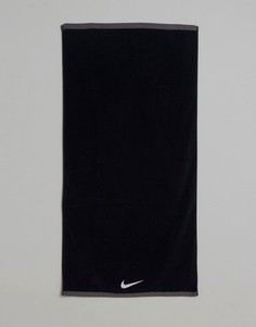 Черное большое полотенце Nike Fundamental ET.17L010 - Черный