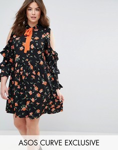 Короткое приталенное платье с цветочным принтом, открытыми плечами и оборками ASOS CURVE - Мульти