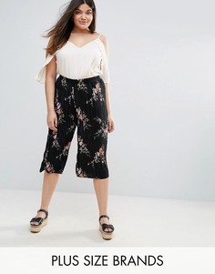 Укороченные брюки плиссе с цветочным принтом New Look Plus - Черный