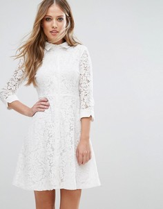 Короткое приталенное кружевное платье-рубашка City Goddess - Белый