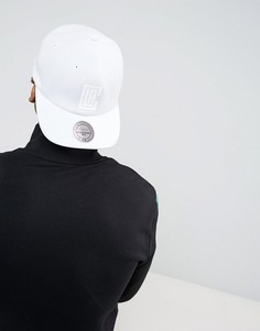 Кепка Mitchell & Ness 110 Flexfit - Белый