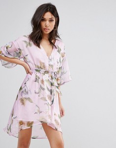 Платье с цветочным принтом и поясом PrettyLittleThing - Фиолетовый