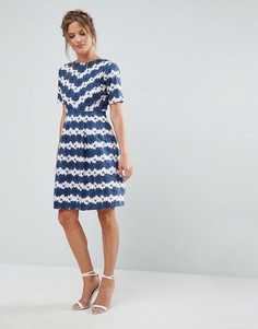 Короткое приталенное платье с цветочным принтом Uttam Boutique - Синий