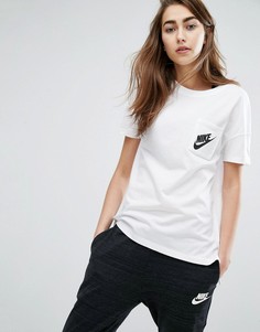 Белая футболка с короткими рукавами и маленьким логотипом Nike Signal - Белый