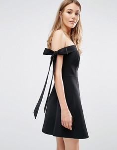 Платье с открытыми плечами и бантиками Keepsake - Черный