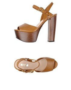 Сандалии Guess