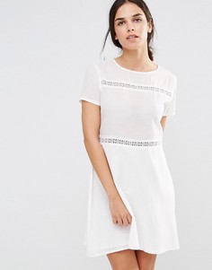 Свободное платье с кружевными вставками Daisy Street - Белый