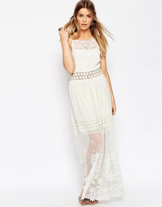 Кружевное платье макси с бретельками и вышивкой ASOS PREMIUM - Кремовый