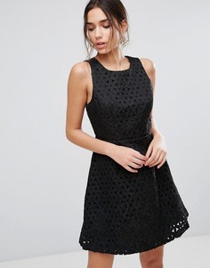 Кружевное коктейльное платье мини BCBG - Черный
