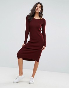 Вязаное платье в рубчик с открытыми плечами ASOS - Красный