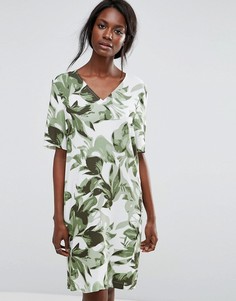 Свободное платье с тропическим принтом Selected - Мульти