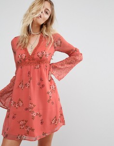 Свободное платье с принтом Abercrombie & Fitch - Розовый