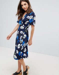 Платье с запахом, цветочным принтом и короткими рукавами Influence - Темно-синий