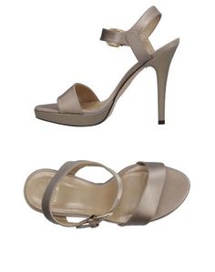 Сандалии Stuart Weitzman