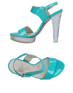 Сандалии Stuart Weitzman