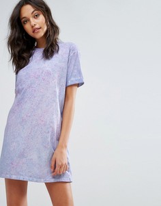 Свободное платье-футболка с принтом тай-дай Missguided - Фиолетовый