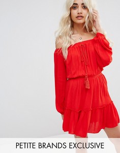 Платье с кисточками и оборкой Missguided Petite - Красный