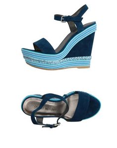 Сандалии Stuart Weitzman