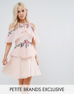 Платье мини с цветочной вышивкой, вырезами на плечах и открытой спиной Frock And Frill Petite - Розовый