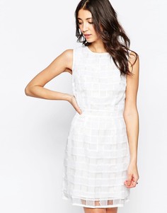 Цельнокройное платье с фактурной отделкой Lavand - Белый