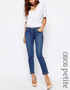 Синие выбеленные джинсы бойфренда с распущенными кромками ASOS PETITE Kimmi - Синий