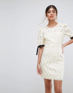 Платье мини с вышивкой ришелье ASOS - Кремовый