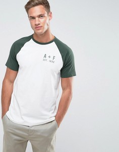 Бело-зеленая бейсбольная футболка с рукавами реглан и принтом логотипа Abercrombie & Fitch - Белый