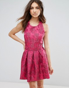 Короткое приталенное платье из парчи City Goddess - Розовый