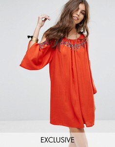 Пляжное платье с вырезами на плечах и вышивкой Rocca Bella - Красный