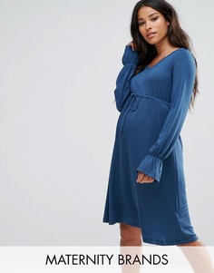 Короткое приталенное трикотажное платье с расклешенными рукавами Mamalicious - Синий Mama.Licious