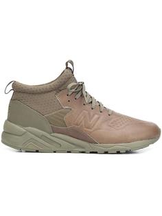 кроссовки с заплатками по бокам New Balance