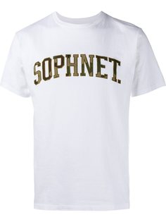 футболка с логотипом с камуфляжным рисунком Sophnet.