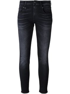 узкие укороченные джинсы R13