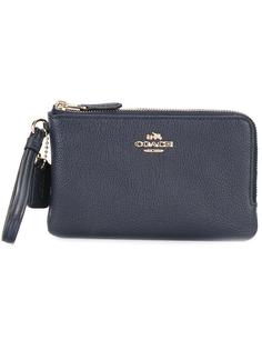 клатч с ремешком на запястье Coach