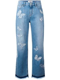джинсы бойфренда с аппликацией бабочек Valentino