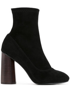 Umar VI boots Senso