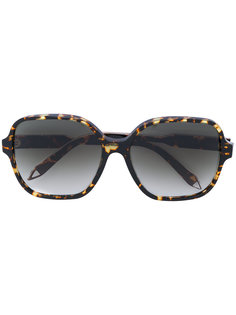 oversized sunglasses Victoria Beckham