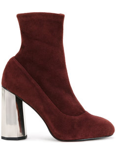 Umar IV boots Senso