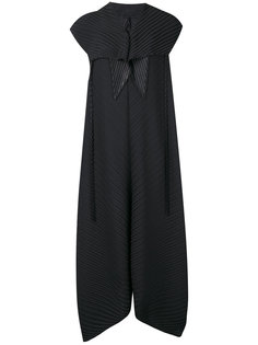 плиссированное платье с V-образным вырезом  Issey Miyake