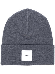 шапка с нашивкой логотипа Oamc
