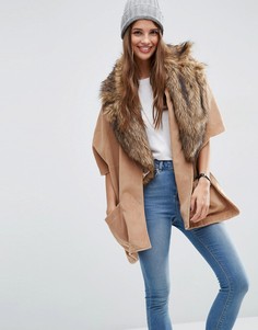 Кейп с лацканами из искусственного меха ASOS - Коричневый