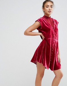 Бархатное платье с присборенной юбкой и шифоновыми вставками ASOS PREMIUM - Красный